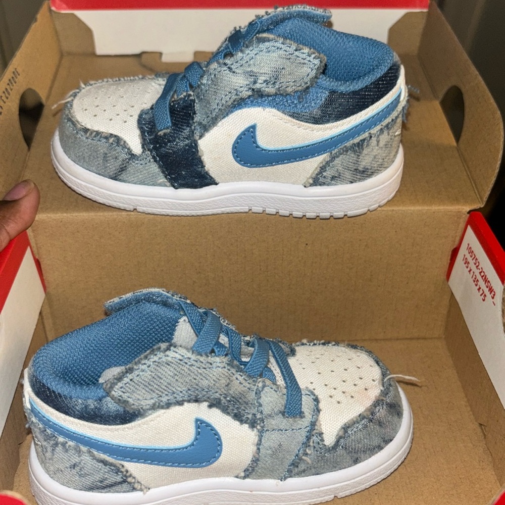 SOLD 2022 Air Jordan 1 Low ALT TD’Washed Denim’